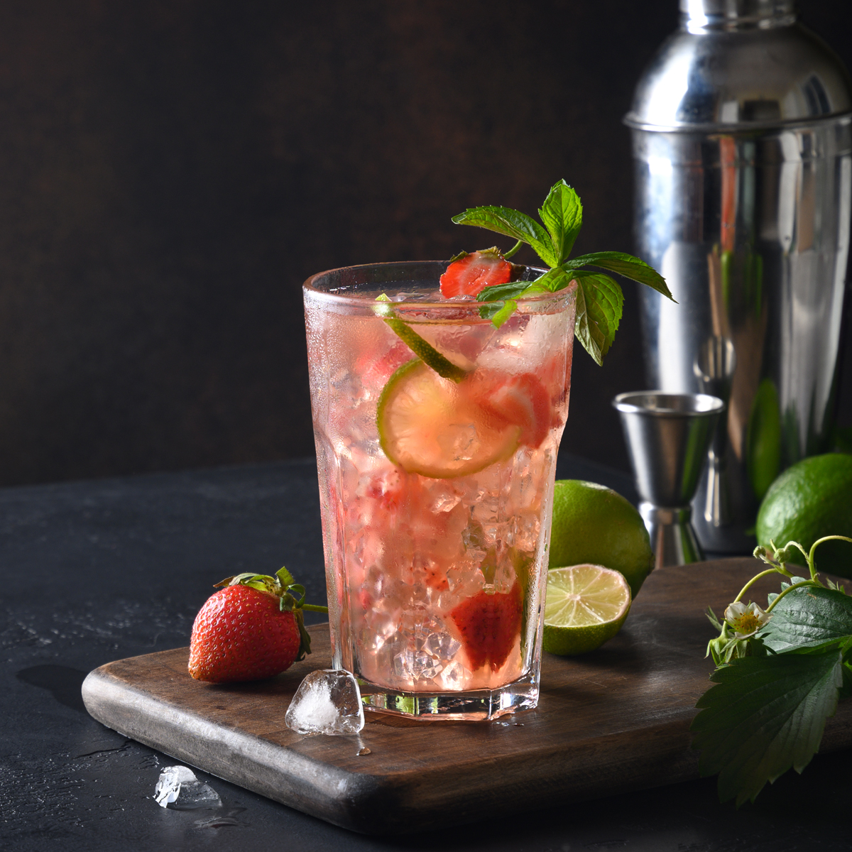 Kaipiroska sa Jagodom (Strawberry Caipiroska)