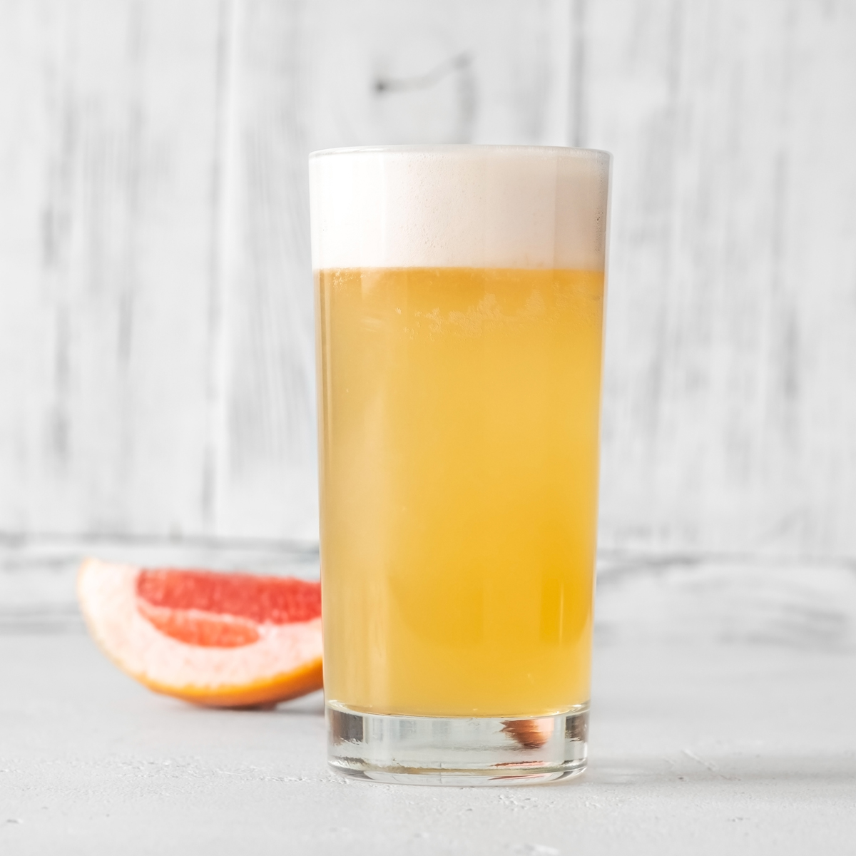 Grejpfrut Viski Fiz (Grapefruit Whisky Fizz)