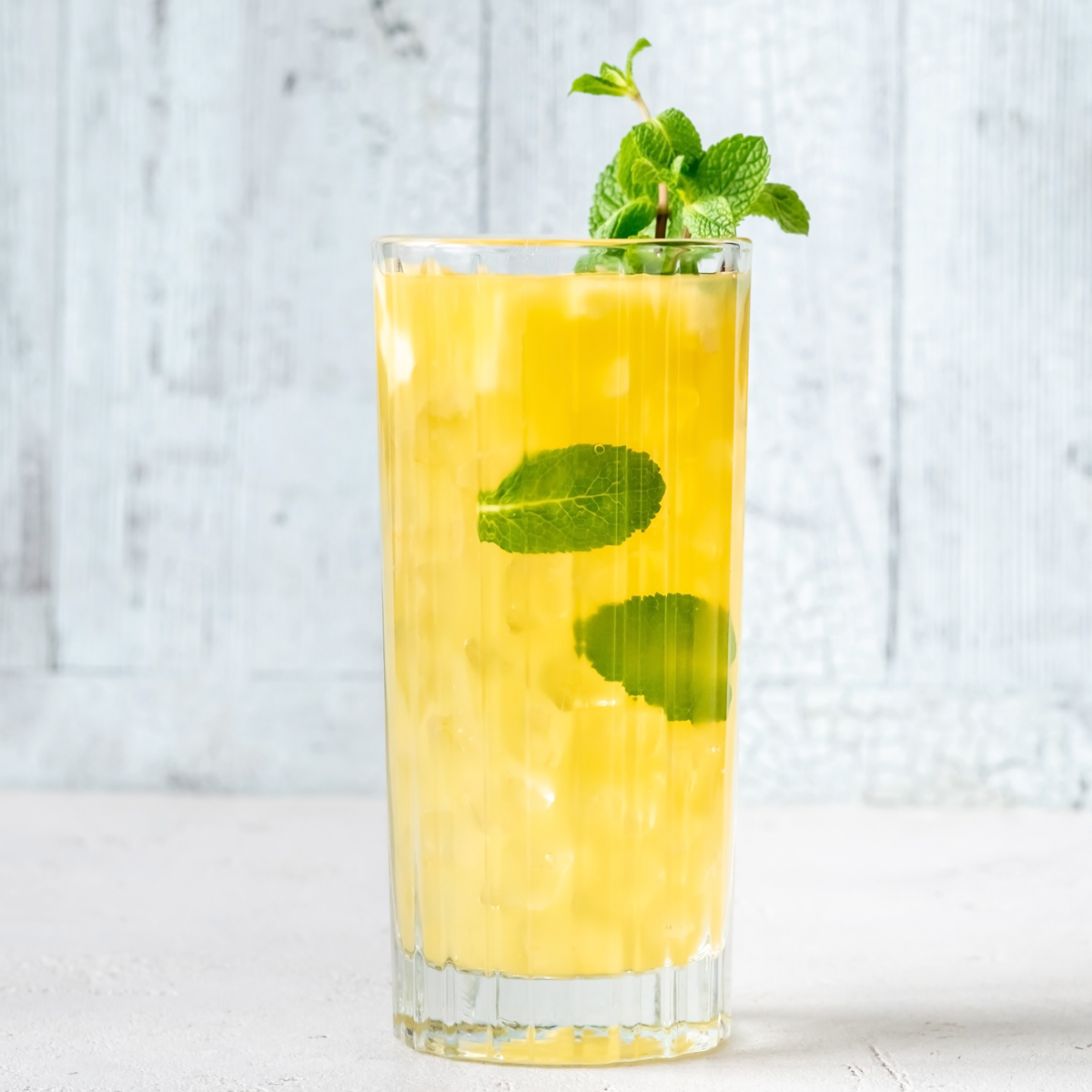 Grilovani Ananas Mohito (Grilled Pineapple Mojito)