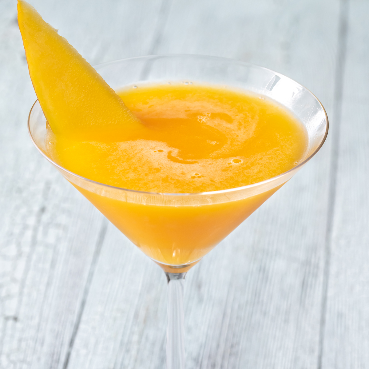 Kajsija Mango Martini (Apricot Mango Martini)