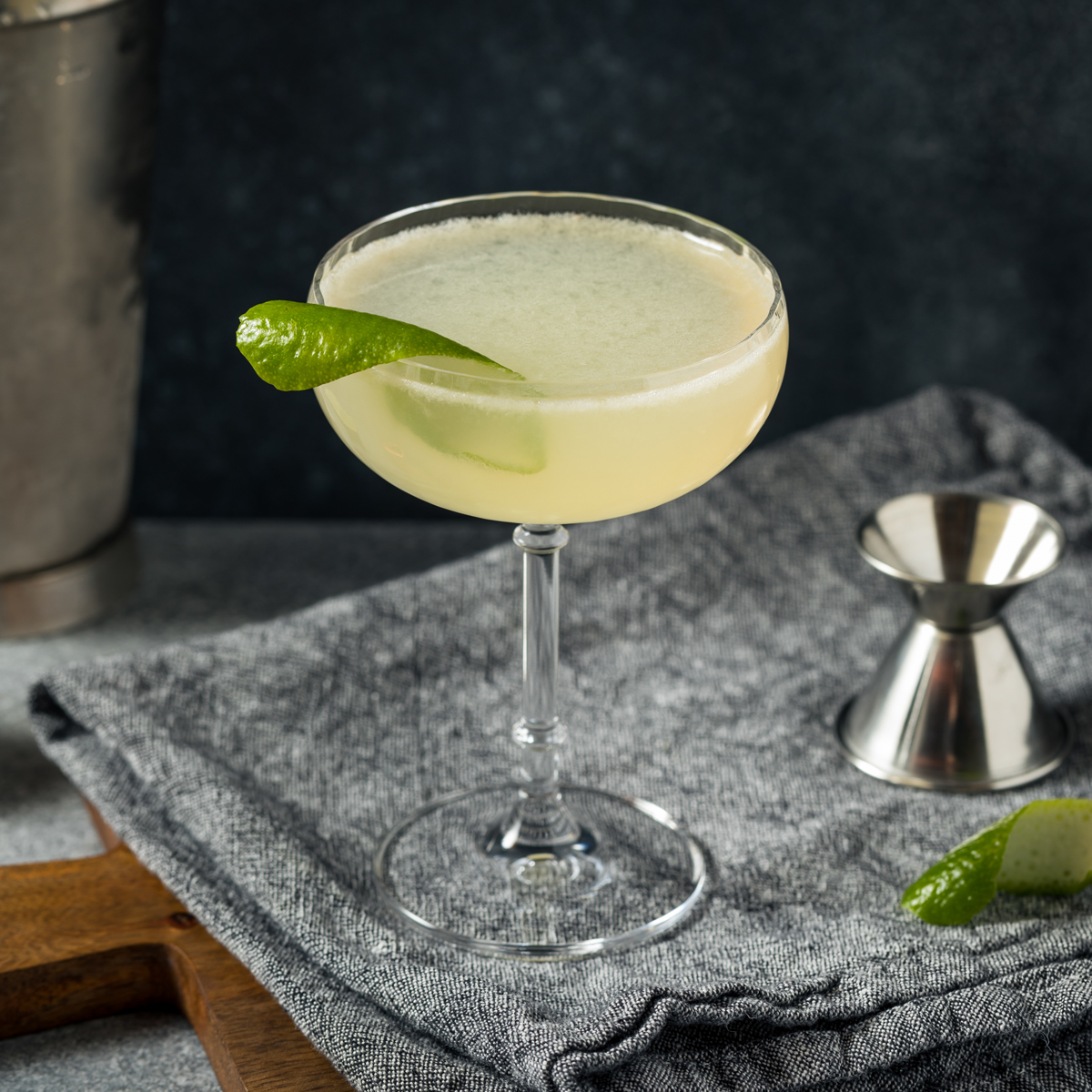 Džin Gimlet sa Zovom (Elderflower Gin Gimlet)